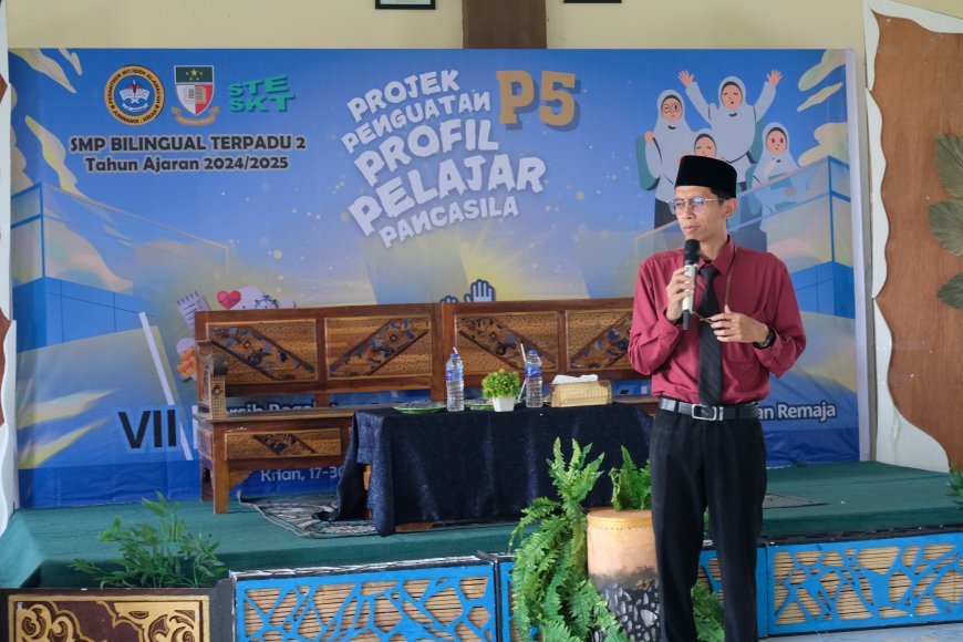 Opening of "Projek Penguatan Profil Pelajar Pancasila (P5)" at SMP Bilingual Terpadu 2