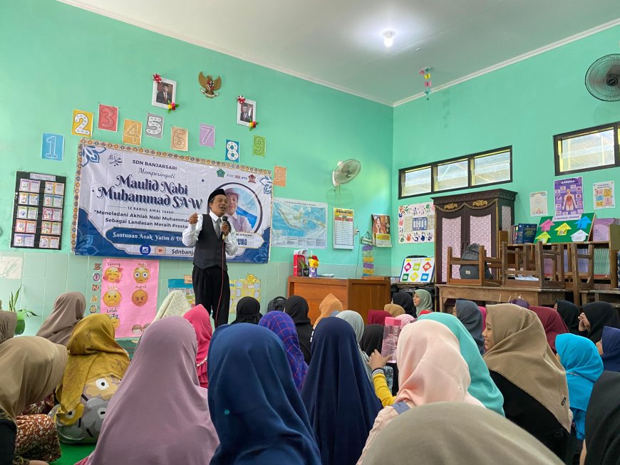 Peringatan Maulid Nabi Muhammad SAW di SDN Banjarsari