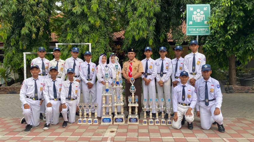 Tim Paskibra SMP Negeri 2 Krembung Raih Banyak Juara di Dua Lomba Bergengsi: LKBB Willis dan LKBB Kalingga