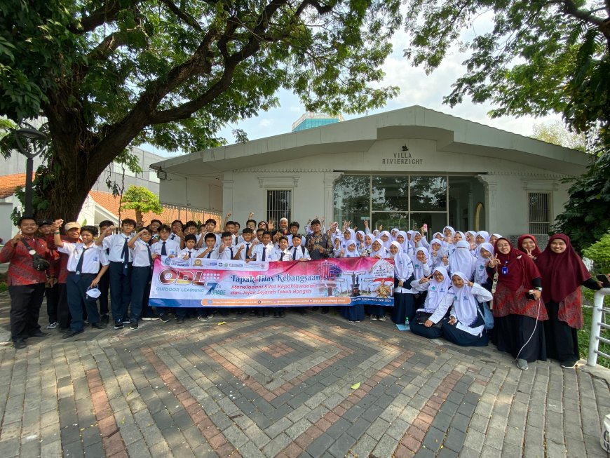 Outdoor Learning, Siswa SMP Al Falah Deltasari Telusuri Sejarah Surabaya