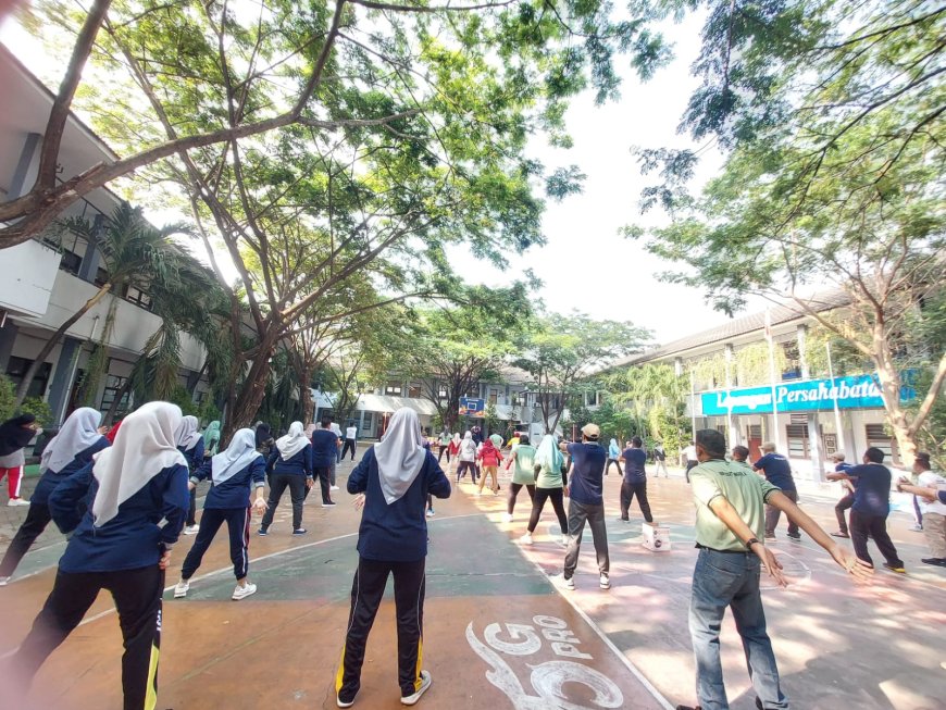 SMP PGRI 7 Sedati Ikuti Kegiatan Senam Bersama di SMK Senopati