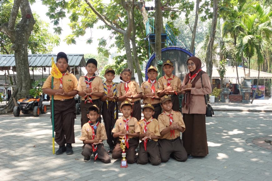 "Pramuka Kemenangan: Inspirasimu untuk Berprestasi" Dalam Lomba Tingkat II: SD Negeri Trompoasri 1 Meraih Juara Harapan 1