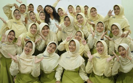 Dari Birmingham ke Sidoarjo! SMP Progresif Kehadiran Miss Noreen yang  Membuat Kelas Menjadi Arena Interaktif