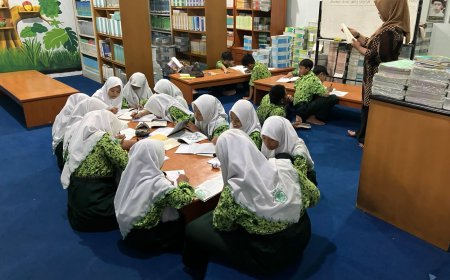 Pekan Literasi SMP Hasjim Asj'ari Tulangan: Bangun Karakter Rasional & Religius Siswa