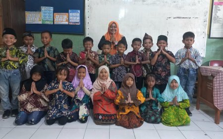 SD NEGERI BLIGO Memperingati "Hari Batik Nasional"