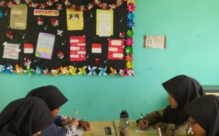 Tim Literasi SMP Bilingual Terpadu 2 Adakan Kegiatan Gerakan Sekolah Menulis