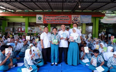 Membangun Karakter Bangsa Melalui Kegemaran Membaca