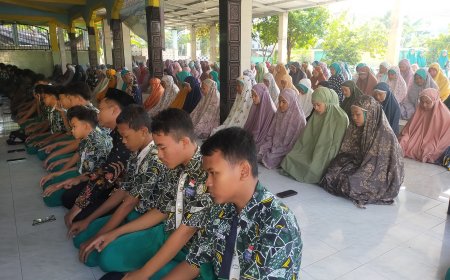 "Pembiasaan Sholat Dhuha dan Ngaji Itu Keren" di SMP Negeri 1 Balongbendo