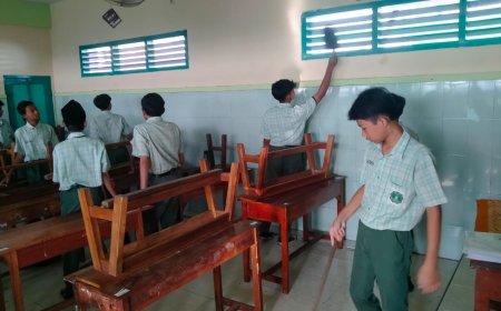 Kegiatan Gerakan Bersih Sidoarjo (GEBER) di SMP bahauddin Taman
