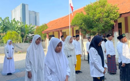 HARI SANTRI NASIONAL 2024 "Menyambung Juang, Merengkuh Masa Depan" DI SMP PGRI 8 SIDOARJO