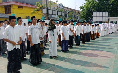 Hidupkan Nilai-Nilai Santri, SMP Al Falah Deltasari Lakukan Apel hingga Bersholawat Bersama