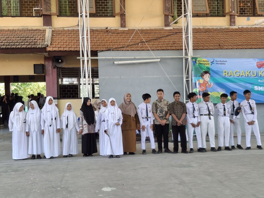 BERTAJUK RAGAKU KUAT BERTEMAN SEHAT,  SMP NEGERI 1 PORONG SUKSES MENGGELAR KARYA P5