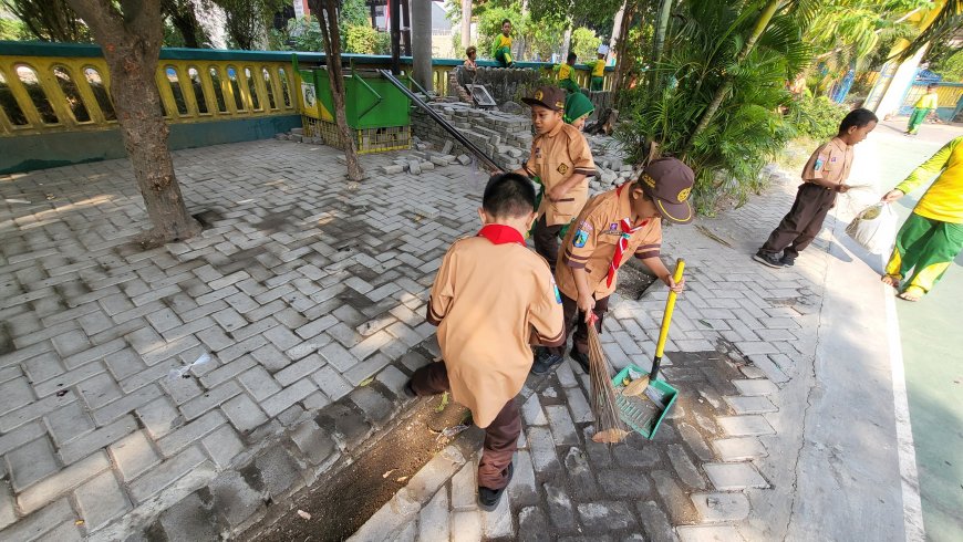 “GEBER” (Gerakan Bersih Sidoarjo) di SD Negeri Bligo