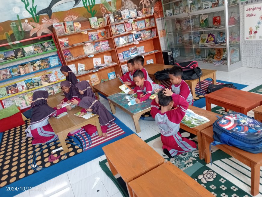 Kegiatan Literasi di SDN Tambak Kalisogo 2 12 Oktober 2024