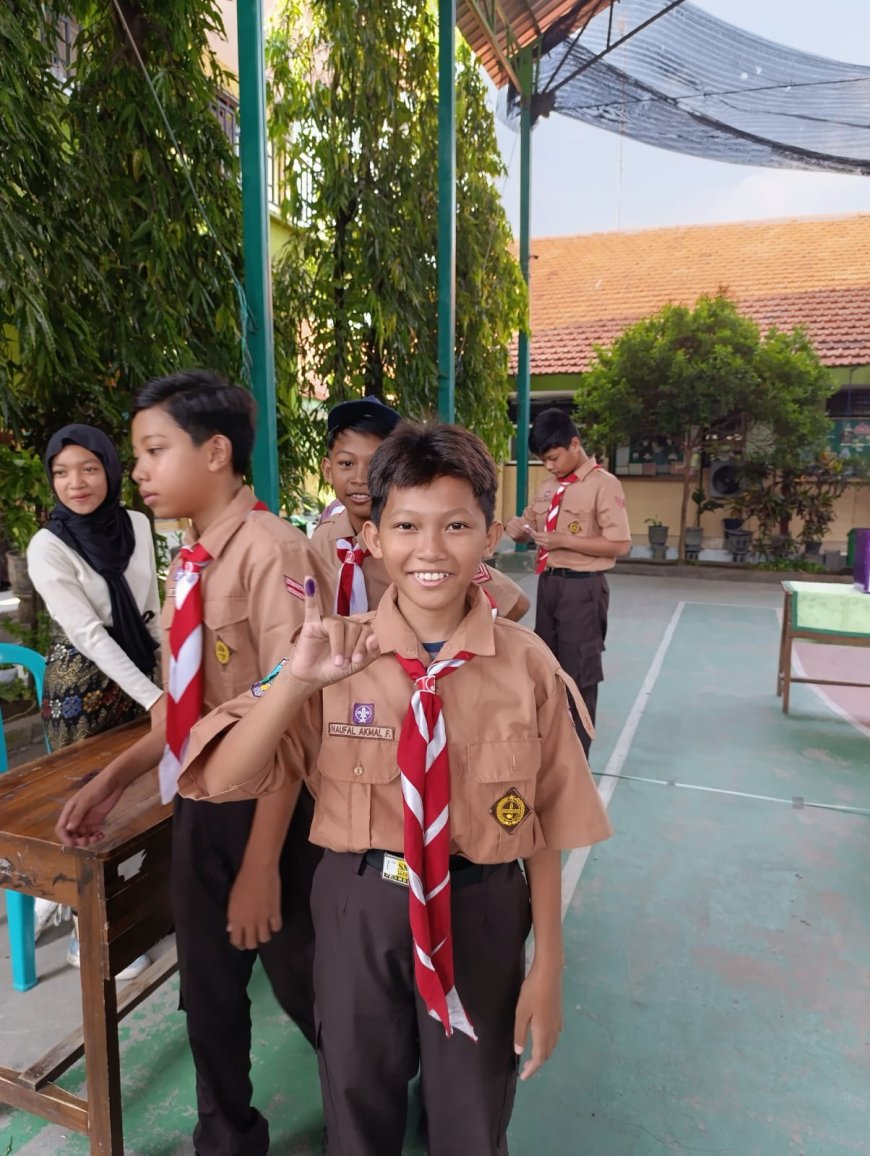 MERIAHNYA PEMILIHAN KETUA OSIS DI SMPN 1 PRAMBON: SUARA PELAJAR UNTUK MASA DEPAN