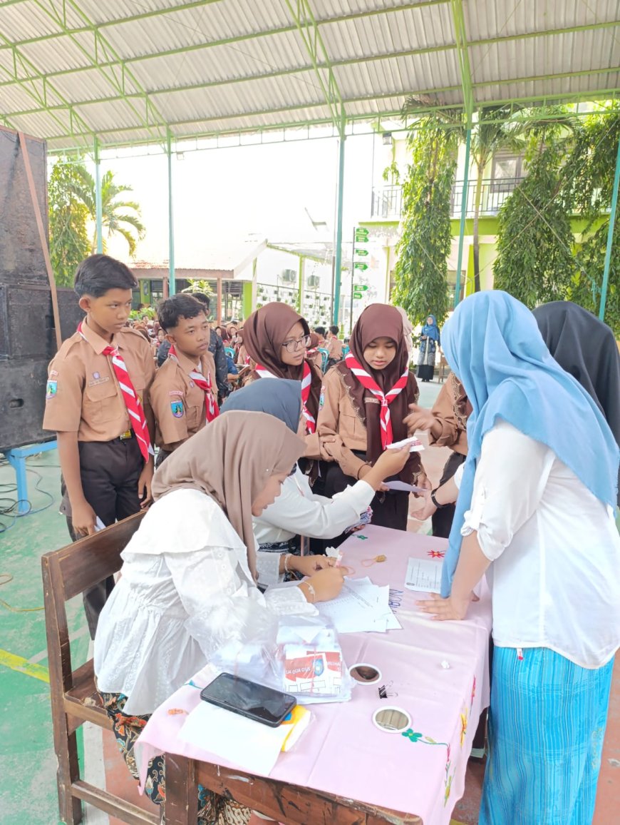 MERIAHNYA PEMILIHAN KETUA OSIS DI SMPN 1 PRAMBON: SUARA PELAJAR UNTUK MASA DEPAN