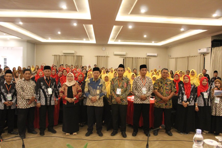 Kolaborasi Pengembangan Keprofesian Berkelanjutan (PKB) Wujudkan Transformasi Pendidikan Menuju Inovasi dan Efisiensi