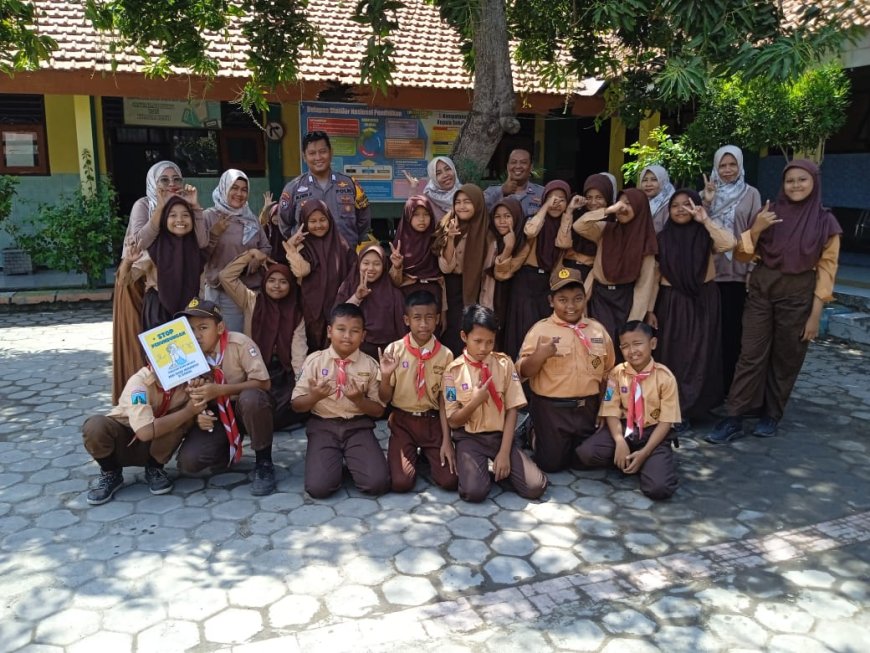 AYO STOP PERUNDUNGAN SEKARANG JUGA! SOSIALISASI ANTI PERUNDUNGAN DI SDN SEMAMBUNG JABON BERSAMA BAPAK POLISI KEREN