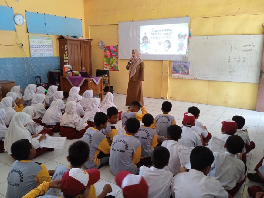 Semangat para siswa saat Skrining di SDN Semambung Kec.jabon