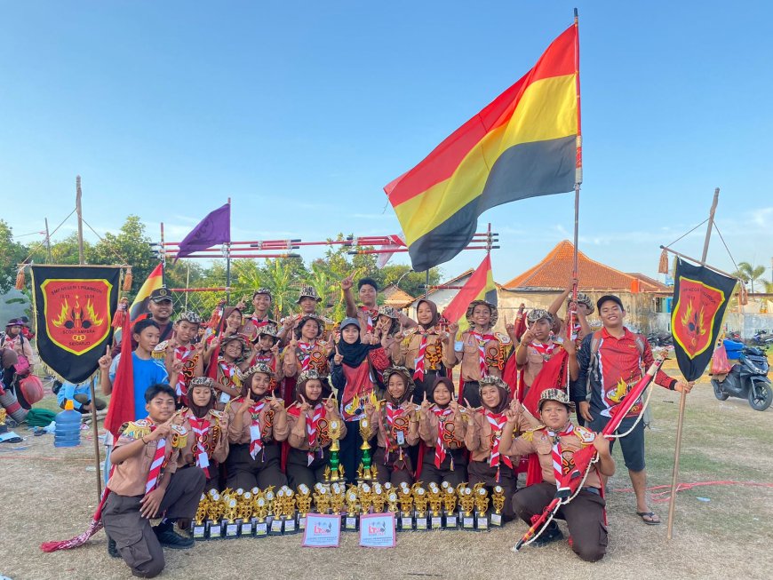 Regu Pramuka SMP Negeri 1 Prambon menjadi Juara Umum Putra dan Putri dalam Lomba Pramuka Tingkat 2 di Kecamatan Prambon