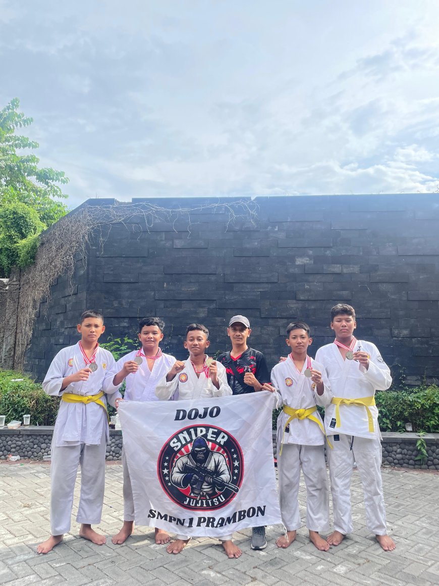 Tim Jujitsu SMPN 1 Prambon Raih Juara: Semangat dan Kerja Keras Berbuah Manis!