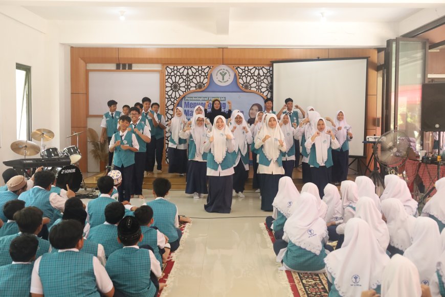 Peringatan Sumpah Pemuda SMP Al Muslim Gandeng Kegiatan Roots Day dan Healthy Day