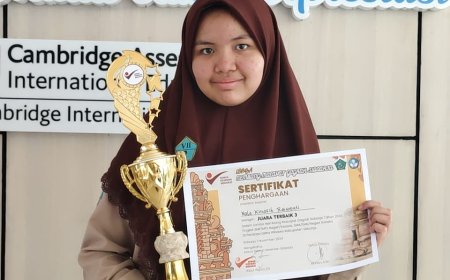 Membanggakan! Pertama Kali Ikut Lomba Nembang Macapat, Nala Kinasih Raih Juara Tiga untuk SMP Al Falah Deltasari