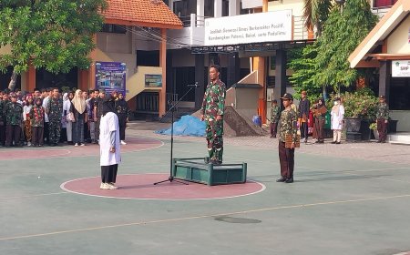 Peringatan Hari Pahlawan di SMPN 2 Taman