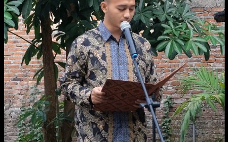 Suasana Upacara Bendera di SMP Bilingual Terpadu 2