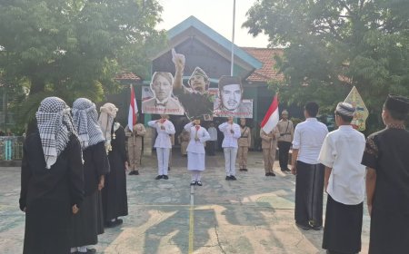 Upacara Peringatan Hari Pahlawan SMP Negeri 1 Krembung