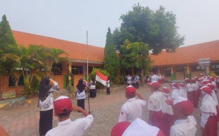 UPACARA HARI GURU NASIONAL DI SDN BALONGTANI BERLANGSUNG KHIDMAT