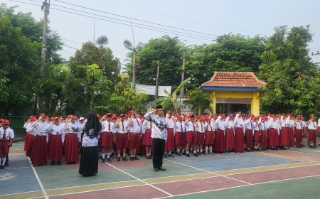 Upacara Bendera Memperingati Hari Guru Nasional 2024 di SDN BLIGO, "Guru Hebat, Indonesia Kuat"