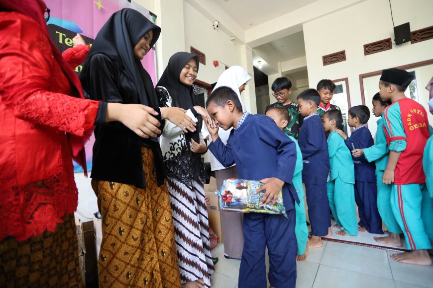 Pahlawan SMP Al Muslim Berbagi Kebahagiaan terhadap Sesama