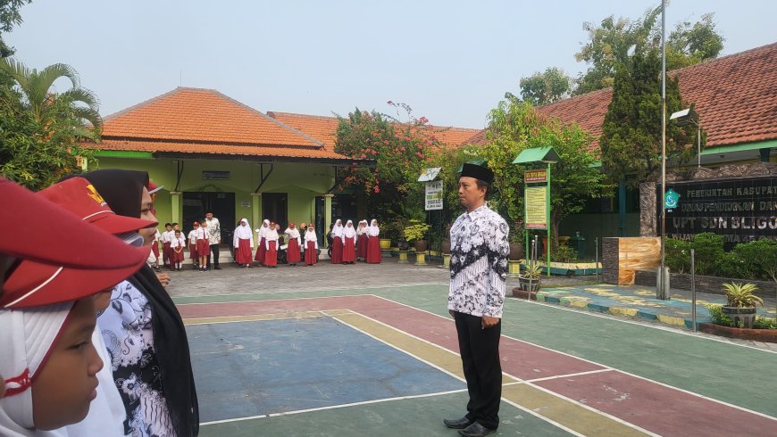 Upacara Bendera Memperingati Hari Guru Nasional 2024 di SDN BLIGO, "Guru Hebat, Indonesia Kuat"