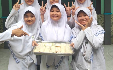 Kembangkan Jiwa Entrepreneur, Santri SMP Bilie Produksi Olahan Makanan Sendiri