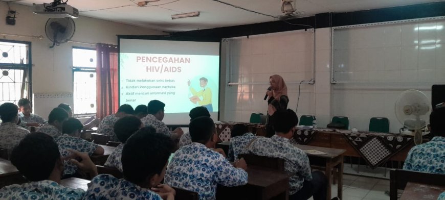 "Peningkatan Kesadaran Kesehatan: UPTD Puskesmas Sedati Gelar Penyuluhan HIV/AIDS dan Skrining Merokok di SMP PGRI 7 Sedati"