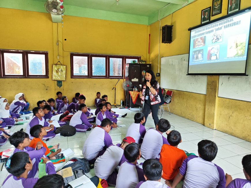 Sosialisasi Bahaya Narkoba di SDN Sumput Sidoarjo oleh BNN Kabupaten Sidoarjo