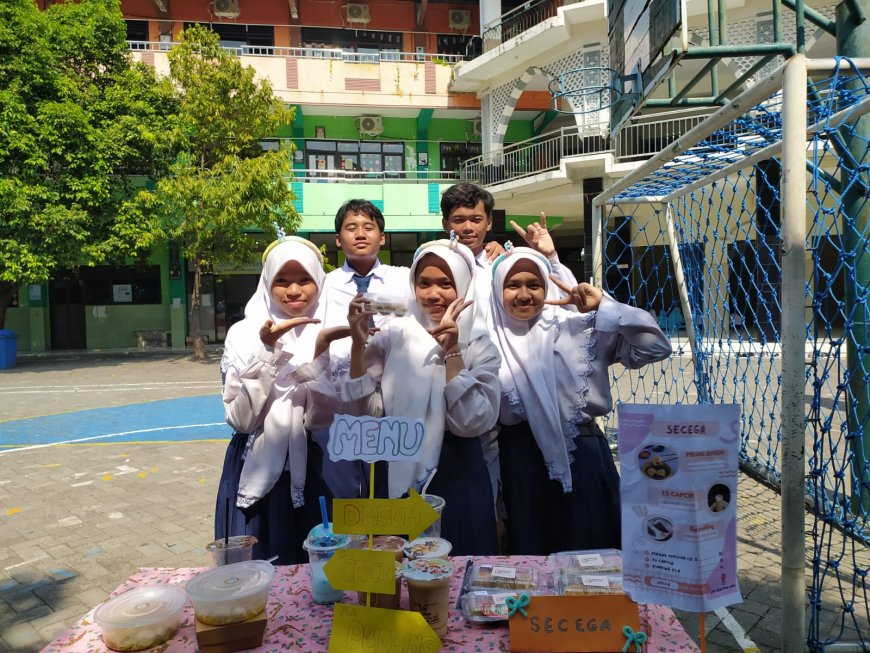 Siswa SMP Zainuddin Gelar "Market Day Hasil Olahan Ikan" pada Kegiatan P5 Kewirausahaan