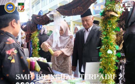 Santri SMP Bilie Bangga dengan Produk Karya Sendiri