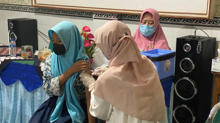 Pelaksanaan Vaksin HPV untuk Siswi SMP PGRI 7 Sedati, Puskesmas Sedati Gelar Program Kesehatan Prevenitif