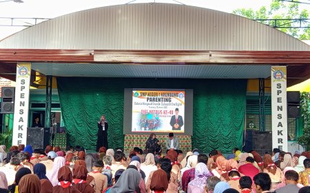 Paguyuban Bergerak untuk Parenting's Day 2025 SMP Negeri 1 Krembung