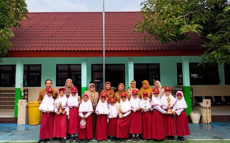 SISWA SD NEGERI CANDI RAIH PRESTASI DI AJANG TARI TRADISIONAL DAN KREASI NUSANTARA DI HOLLYWOOD SURABAYA