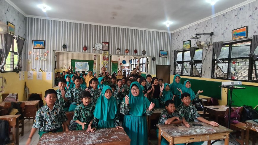 Latih percaya diri siswa melalui program Digital Studentpreneur sukses digelar di SDN Panjunan Sukodono.