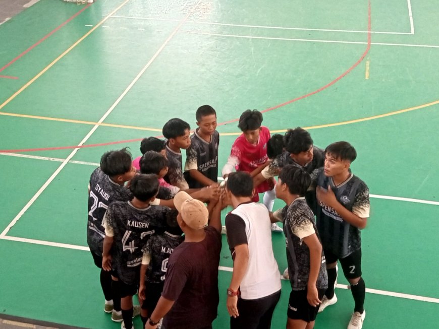 SMPN 1 JABON TUNJUKAN SEMANGAT JUANG, RAIH JUARA 3   KEJUARAAN FUTSAL MGMP PJOK SUPER CUP 2025