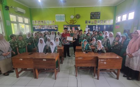 DIGITAL STUDENT PRANEUR: MEMBANGUN KEMANDIRIAN DIGITAL SEJAK DINI