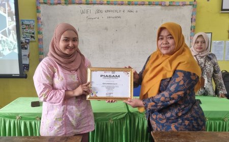 DIGITAL STUDENT PRANEUR: MEMBENTUK GENERASI DIGITAL DI SDN WONOCOLO 4
