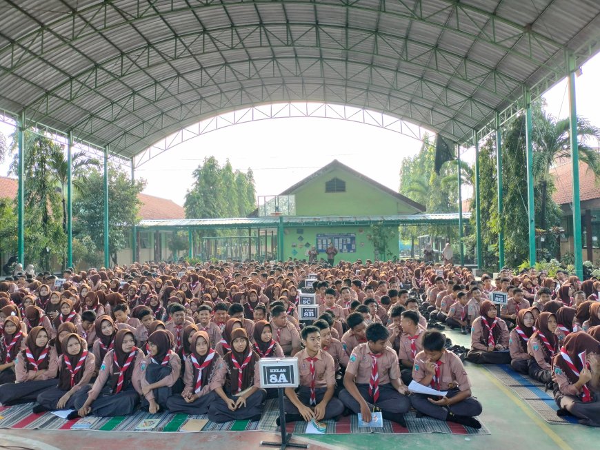 PELATIHAN KEWIRAUSAHAAN MEMBUAT PRODUK USAHA INOVATIF DAN STRATEGI PROMOSI EFEKTIF DI SMPN 1 PRAMBON