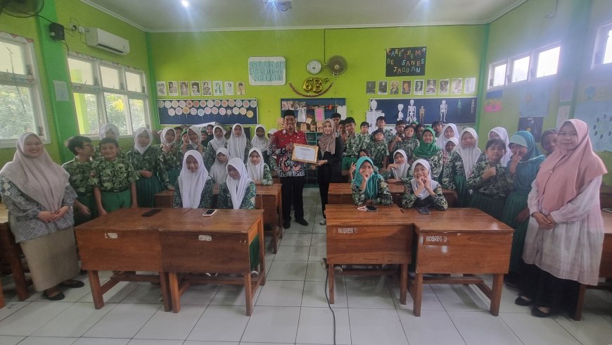 DIGITAL STUDENT PRANEUR: MEMBANGUN KEMANDIRIAN DIGITAL SEJAK DINI