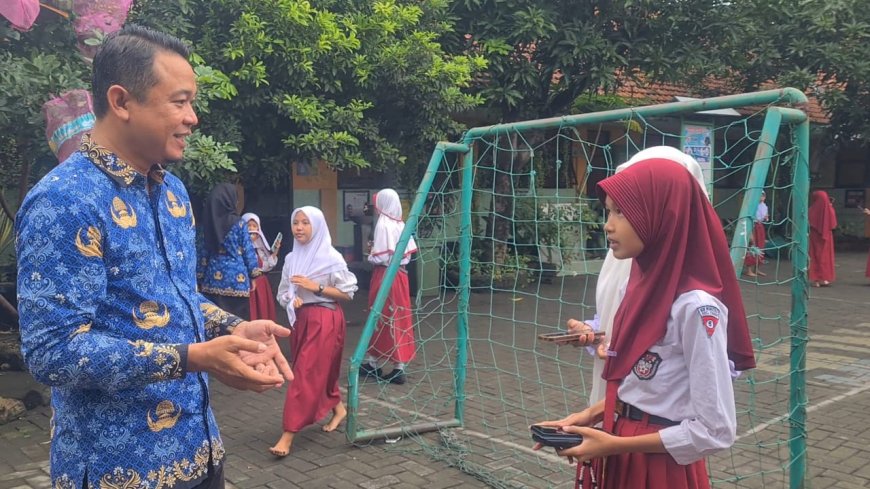 MENINGKATKAN LITERASI DIGITAL MELALUI DIGITAL STUDENTPRENEUR DI SDN KALIJATEN