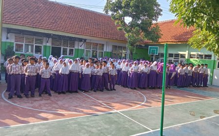 Siswa SD Negeri Candi Gelar Halal Bihalal Bersama Guru dan Staf